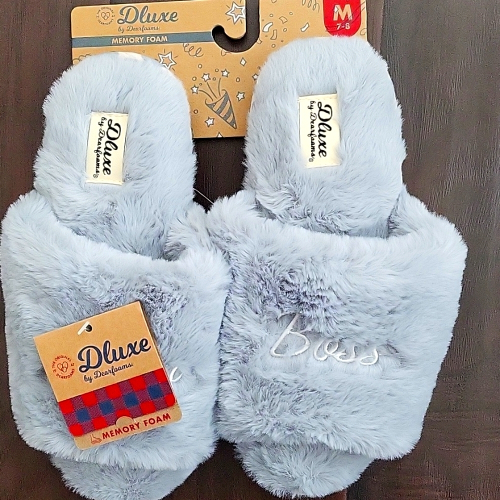 Deluxe by Dearfoams house slippers